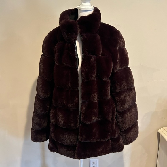 Via Spiga reversible faux fur coat- NWOT SIZE M - Picture 7 of 9